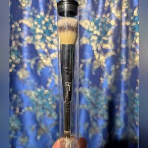 It Cosmetics Heavenly Luxe Complexion Perfection All Over No 7 Brush